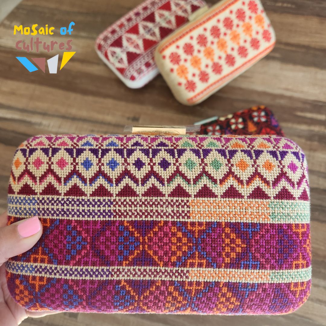 The Iconic Lali Pali Purse - Silk on Canva